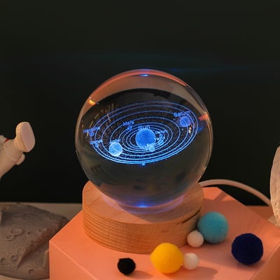Ledsen™ CrystalBall - 3D-Solsystemkrystalkugle Med LED-Lys